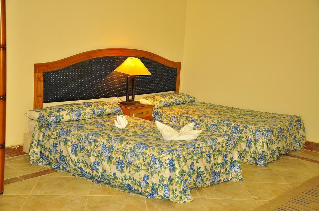 Alia Beach Resort Hurghada Quarto foto